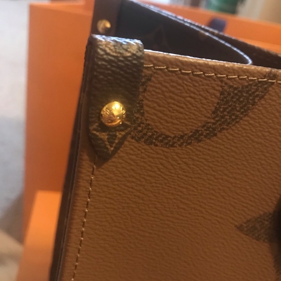 💕SOLD-Louis Vuitton Reverse Monogram Onthego MM - Picture 3 of 16
